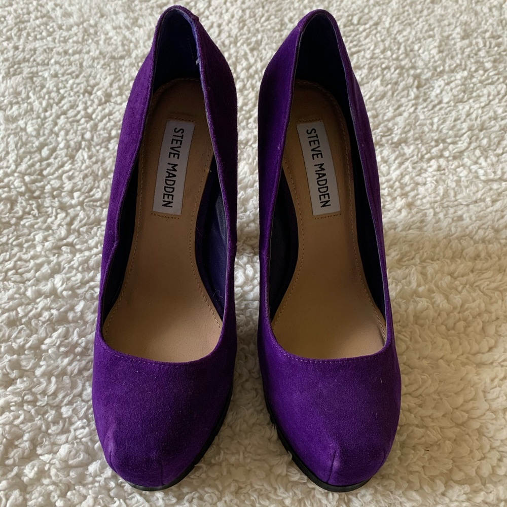 Steve Madden Sarrina Purple Suede Closed Toe Heels